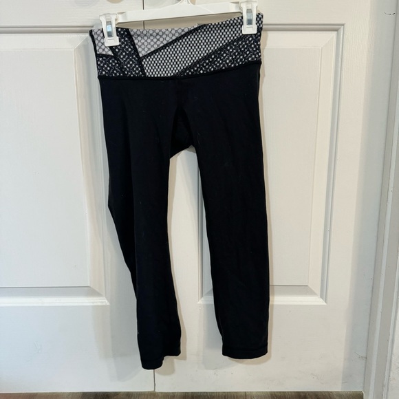 Lululemon Wunder Under Crop Black Luon Dottie Eyelet Black White Size 4 - Picture 1 of 5